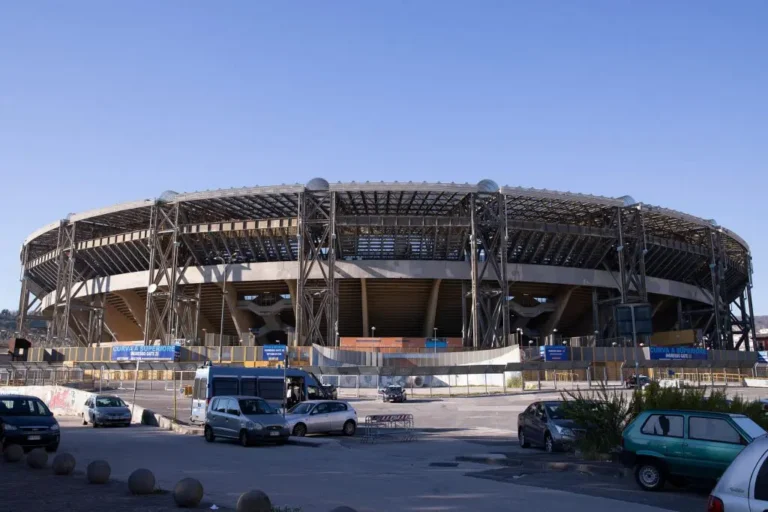 Napoli-Milan, morte allo stadio Maradona: cadavere nel sottopasso